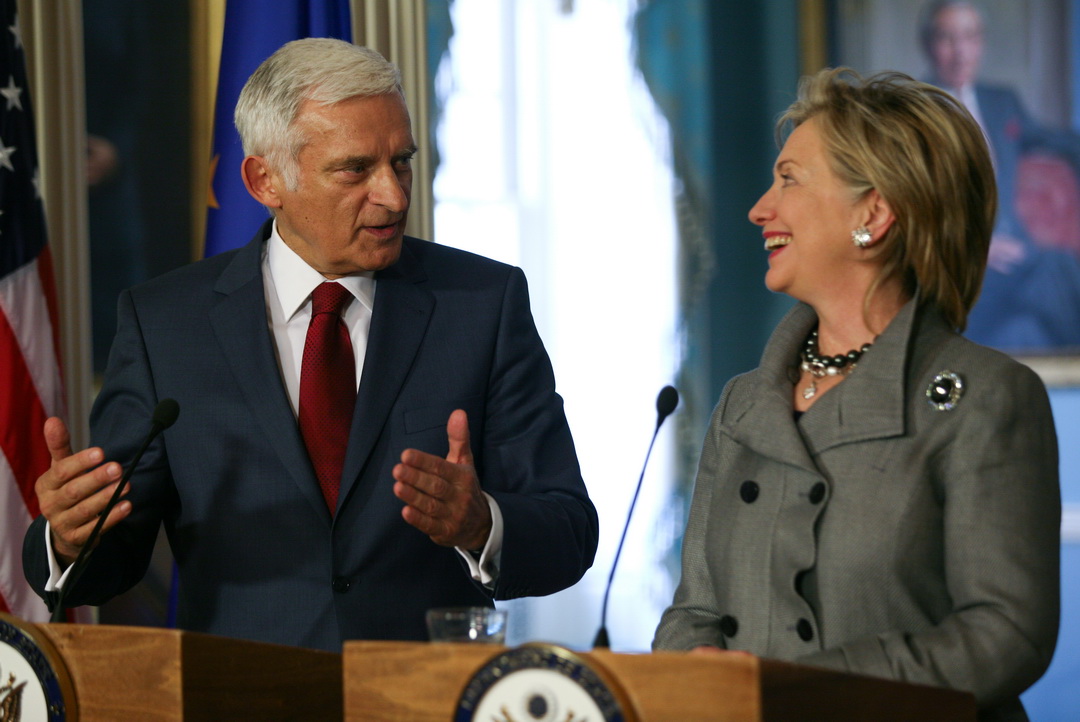 1-buzek-clinton-011D2263519-B232-868F-EA36-425138A6A06A.jpg